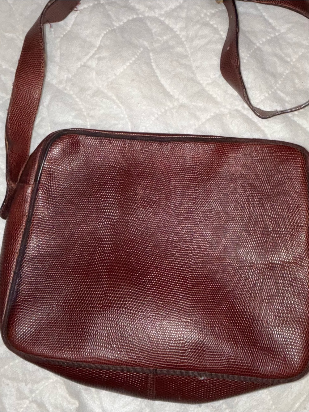 Vintage Salvatore Ferragamo Burgundy Lizard-Embossed Vara Leather Crossbody Bag - Picture 5 of 9